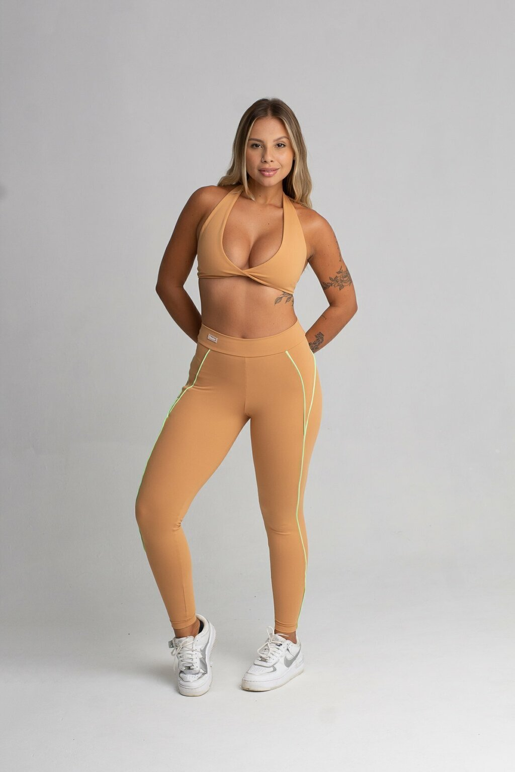 Top Thais Caramelo