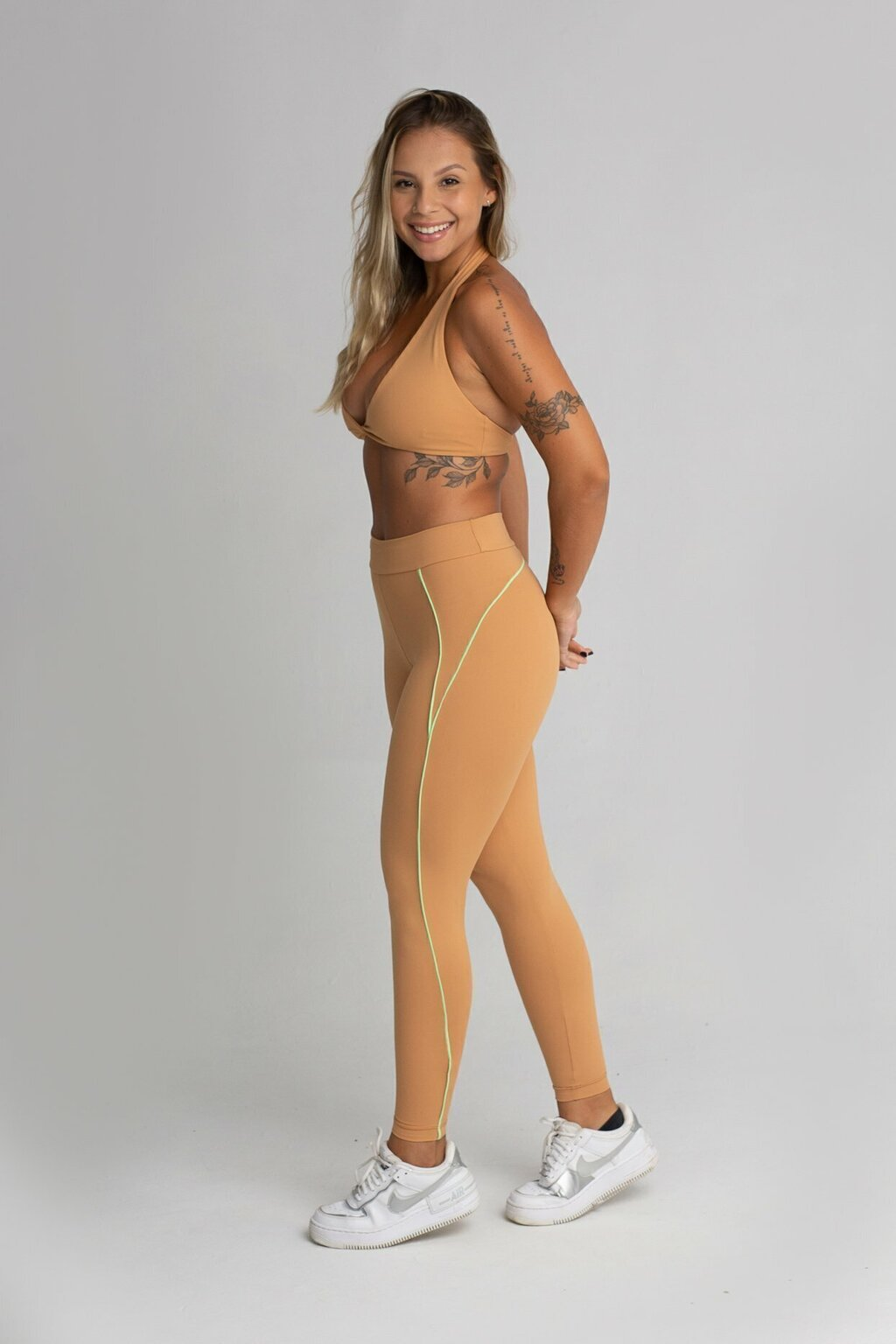 Top Thais Caramelo